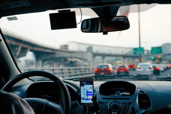 Comissão do Senado aprova redução do Imposto de Renda para taxistas e motoristas de aplicativo